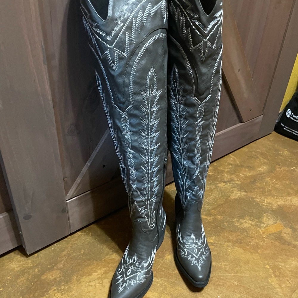 Stylish Black Over the Knee Boots